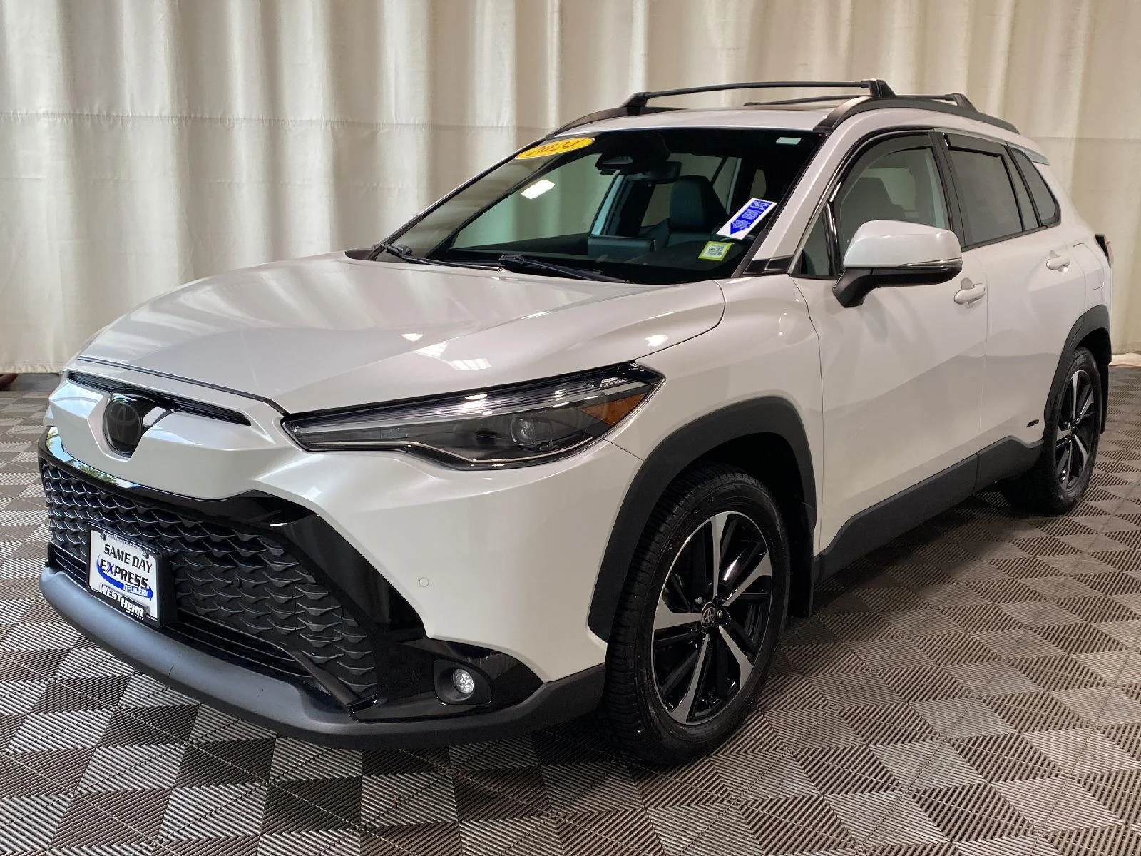 Used 2024 Wind Chill Pearl Toyota XSE image 7