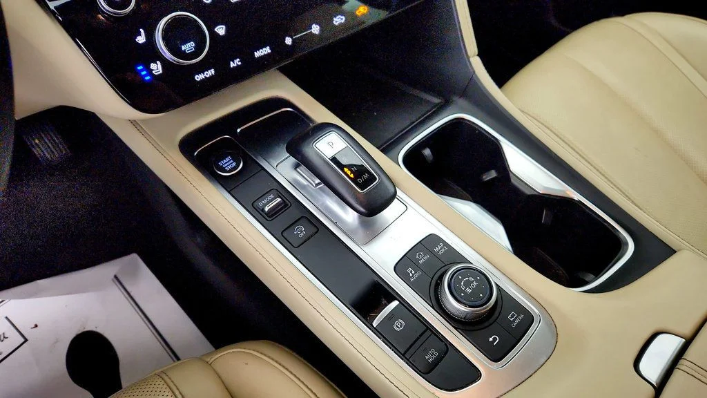 Used 2024 Majestic White INFINITI LUXE AWD w/ Vision Pkg & Bose Performance 17-Speaker Audio image 14