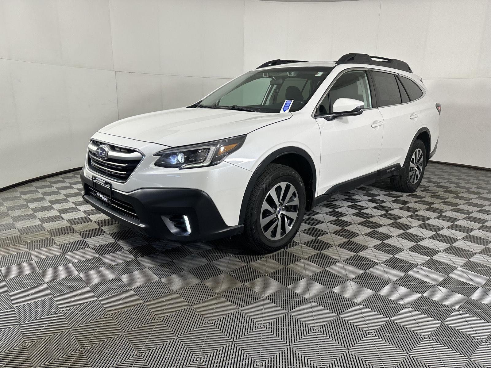 Used 2021  Subaru  image 14