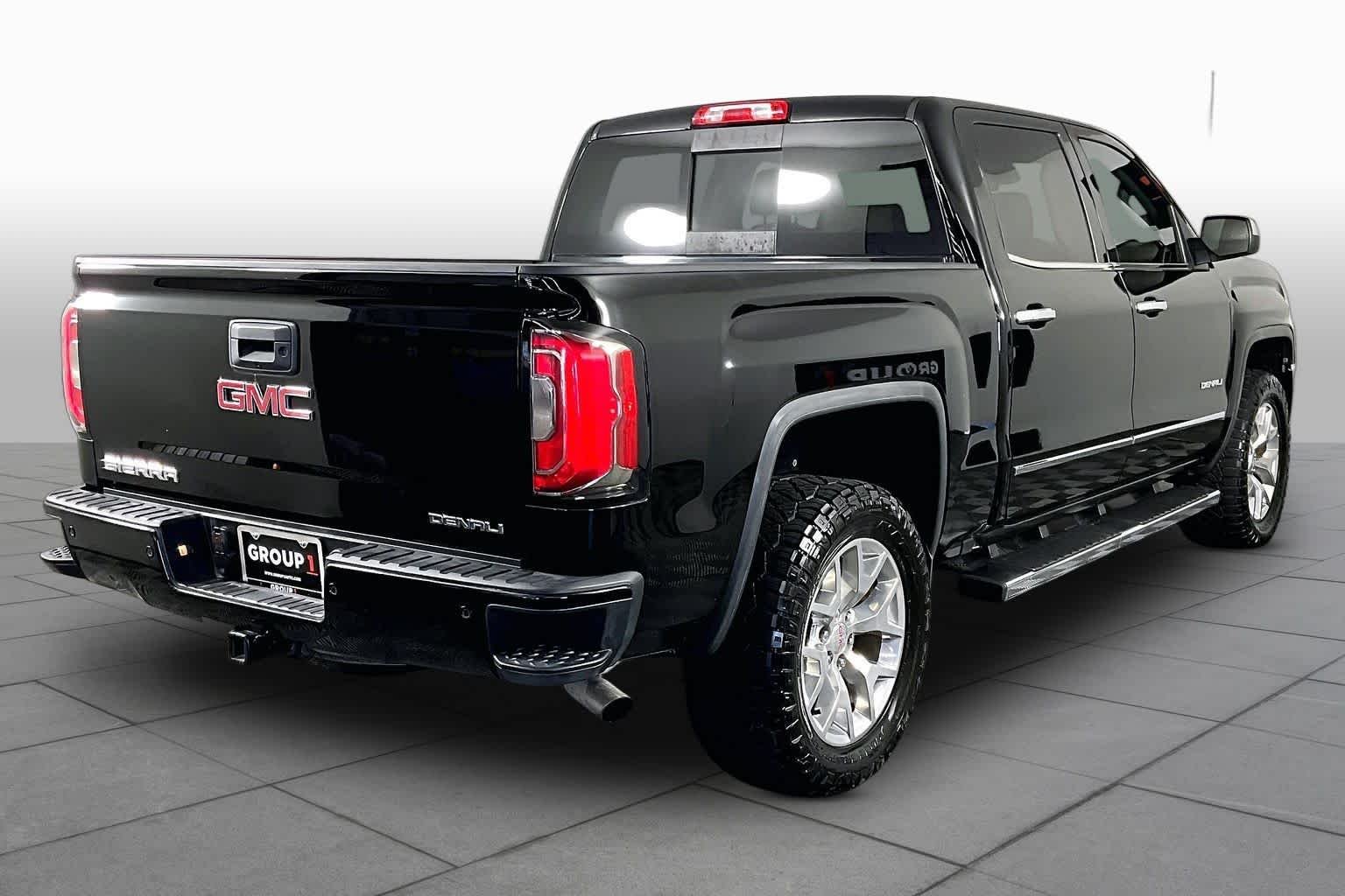 Used 2017 Onyx Black GMC Denali image 13