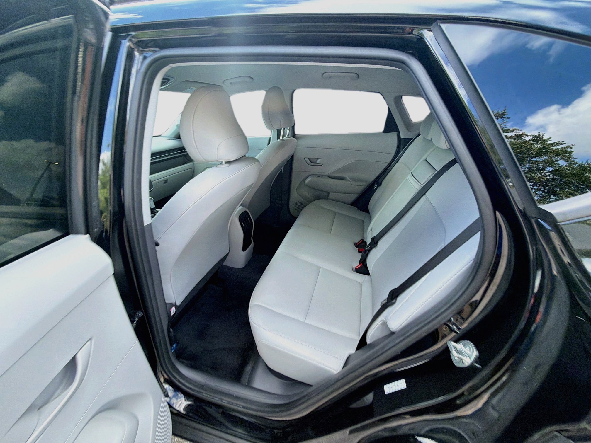 Used 2024 Abyss Black Pearl Hyundai SEL image 21