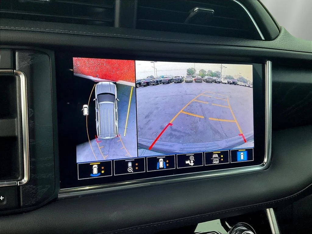Used 2021 Hunter Green GMC Denali image 14