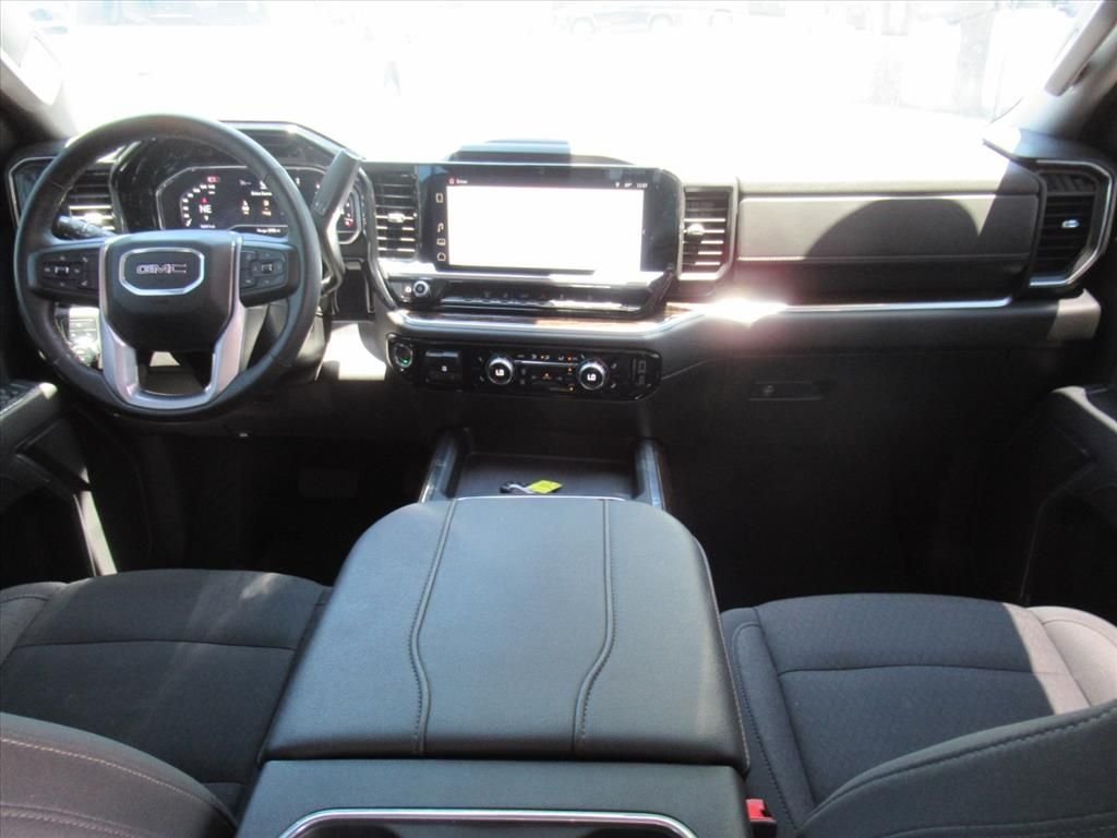 Used 2025 White GMC SLE image 12