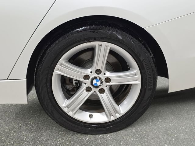 Used 2015 White BMW 328i xDrive image 33