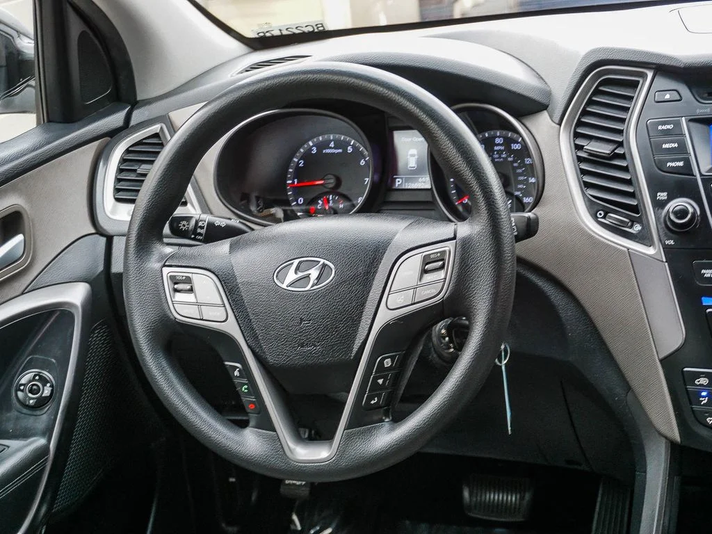 Used 2014 White Hyundai Base image 16