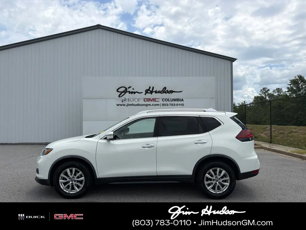 Used 2020 Glacier White Nissan SV image 3