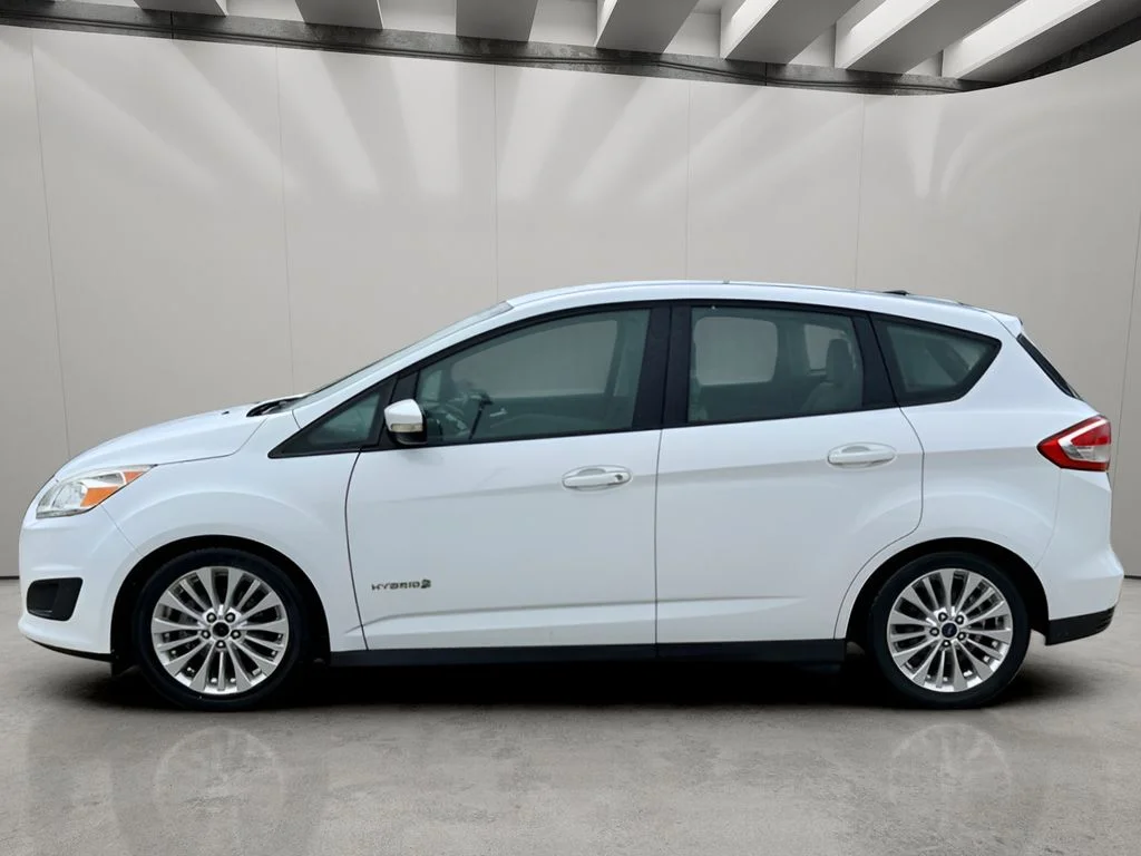 Used 2018 White Gold Metallic Ford SE image 2