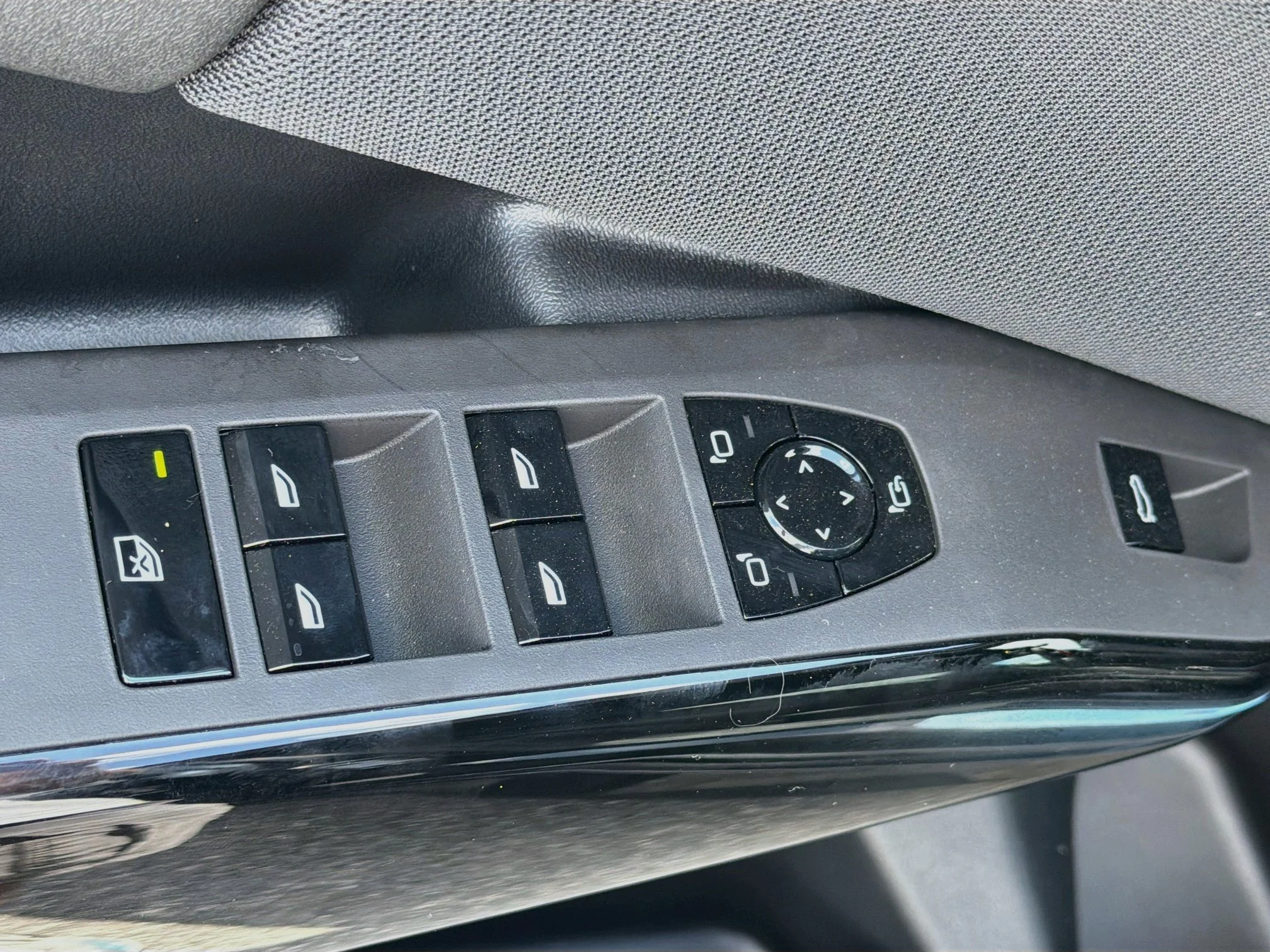 New 2026 Black Sapphire Metallic BMW M50 xDrive image 23