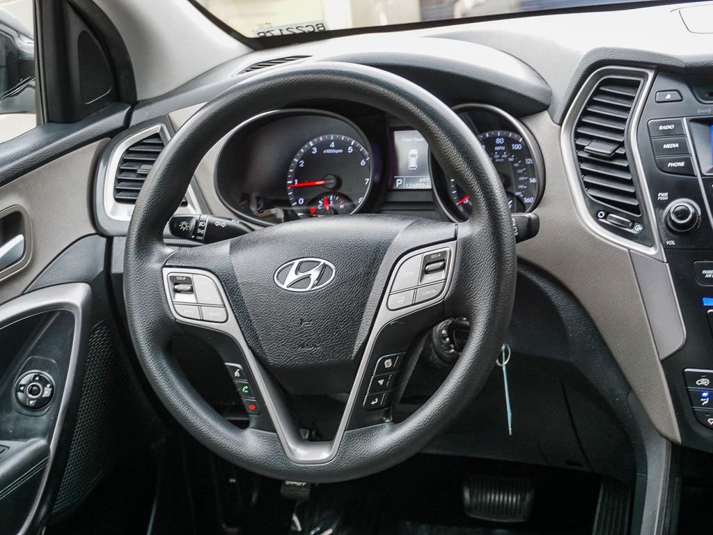 Used 2014 White Hyundai Base image 16