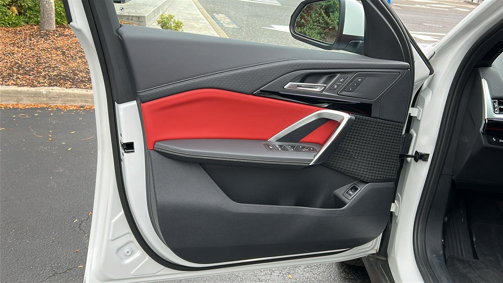 2025 BMW X2 28i - Photo 9