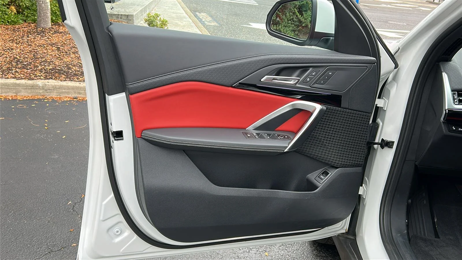 2025 BMW X2 28i - Photo 9