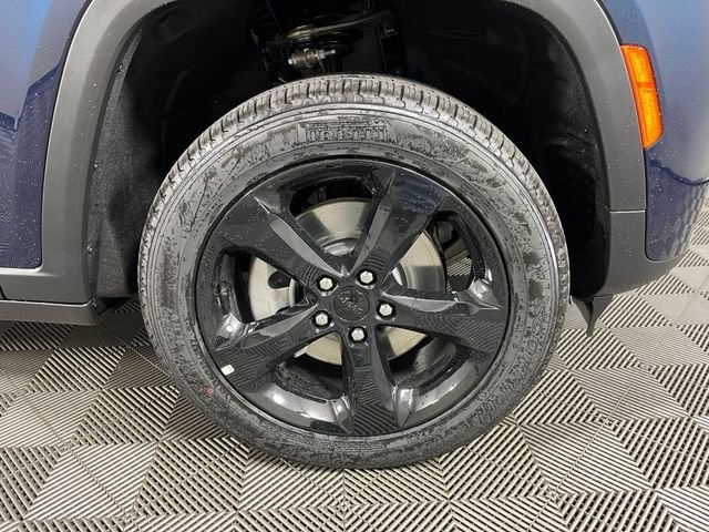 New 2026 Fathom Blue Pearl-Coat Exterior Paint Jeep Limited image 5