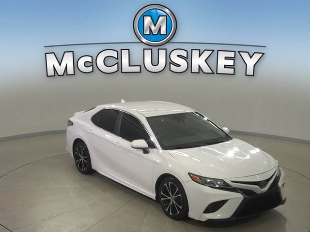 Used 2019 White Toyota SE image 32