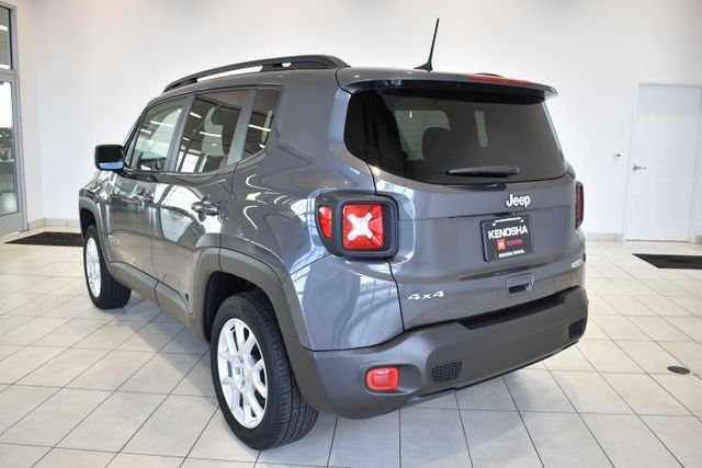 Used 2022 Gray Jeep Latitude image 6