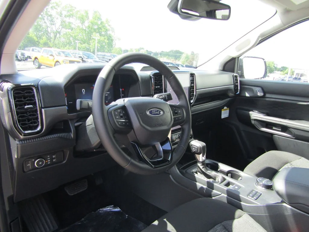 New 2026 Avalanche Ford XLT image 13