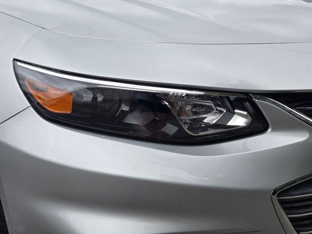 Used 2018 Silver Chevrolet LT image 2