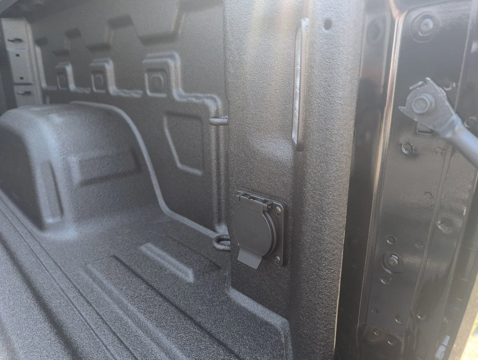 2025 GMC Sierra 1500 SLE - Photo 37