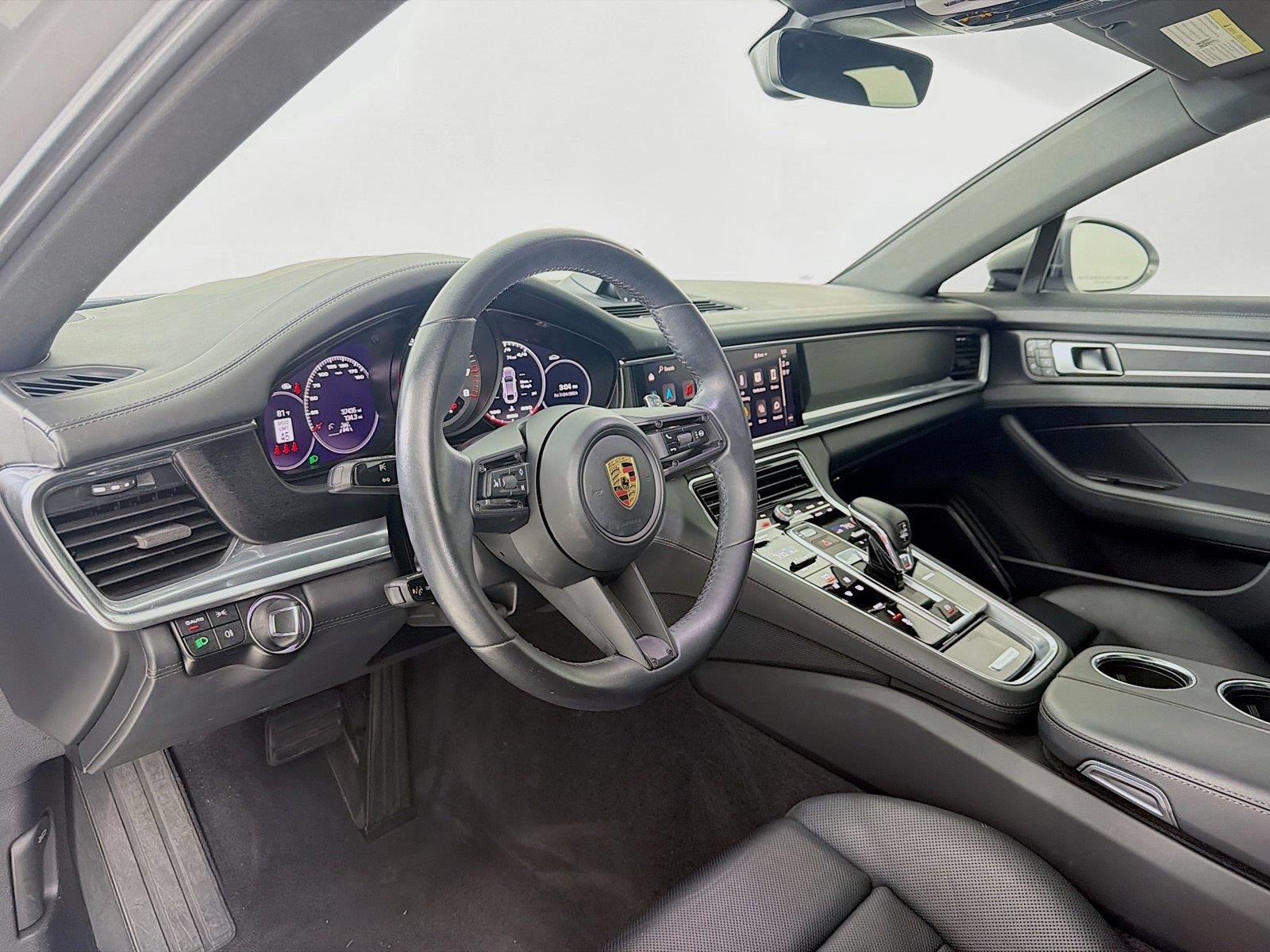 Used 2023 GT Silver Metallic Porsche Platinum Edition image 4