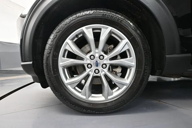 Used 2020 Black Ford Limited image 13