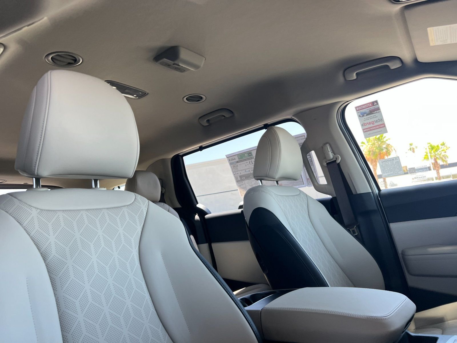 New 2026 Snow White Pearl Kia EX image 18