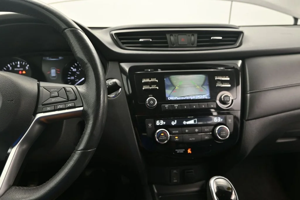 Used 2017 Gun Metallic Nissan SV image 27
