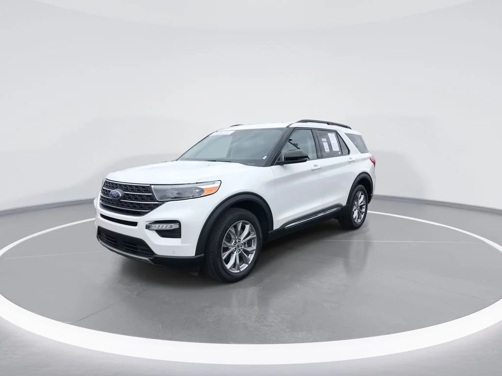 Used 2023 White Ford XLT image 4