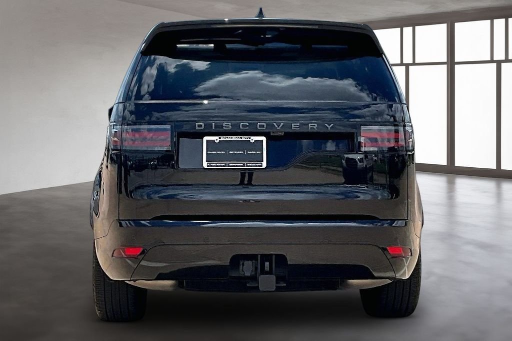 Used 2025 Black Land Rover Dynamic SE image 4