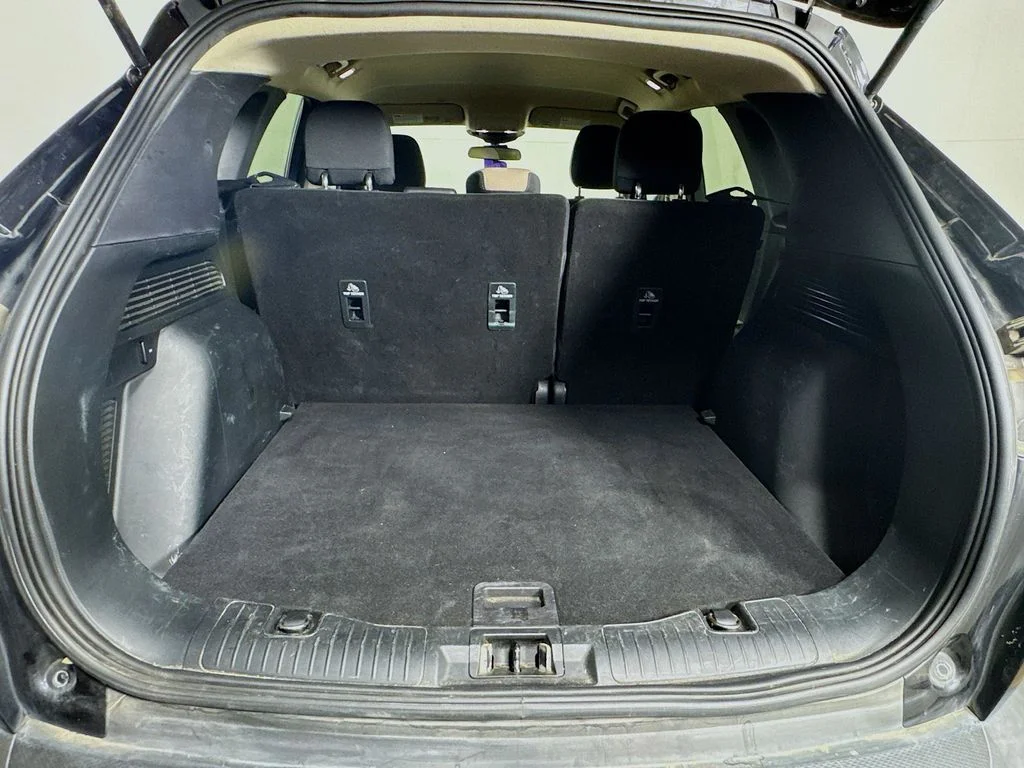 Used 2020 Black Ford SE image 29