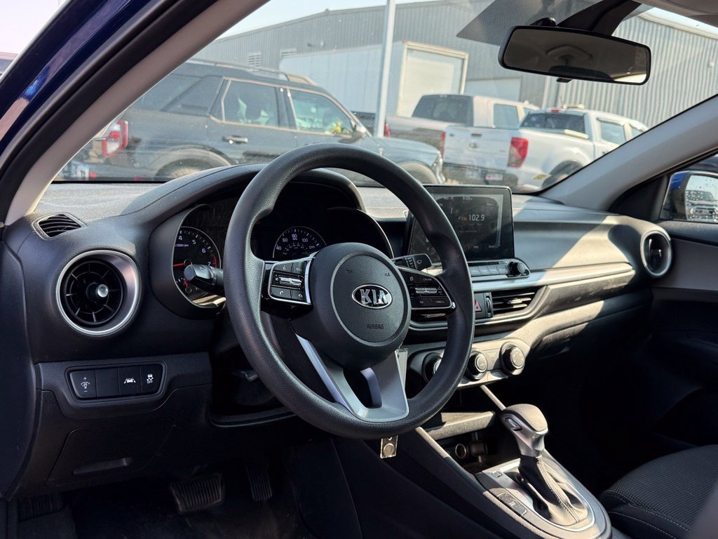 Used 2020 Blue Kia LXS image 4