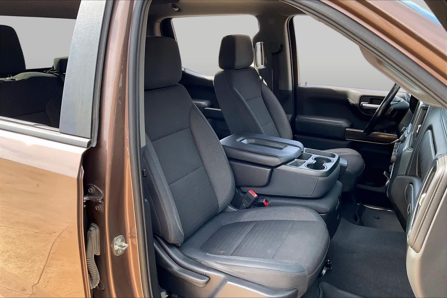 Used 2019 Oakwood Metallic Chevrolet LT image 10