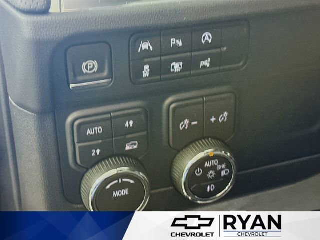 2026 Chevrolet Suburban Premier - Photo 10