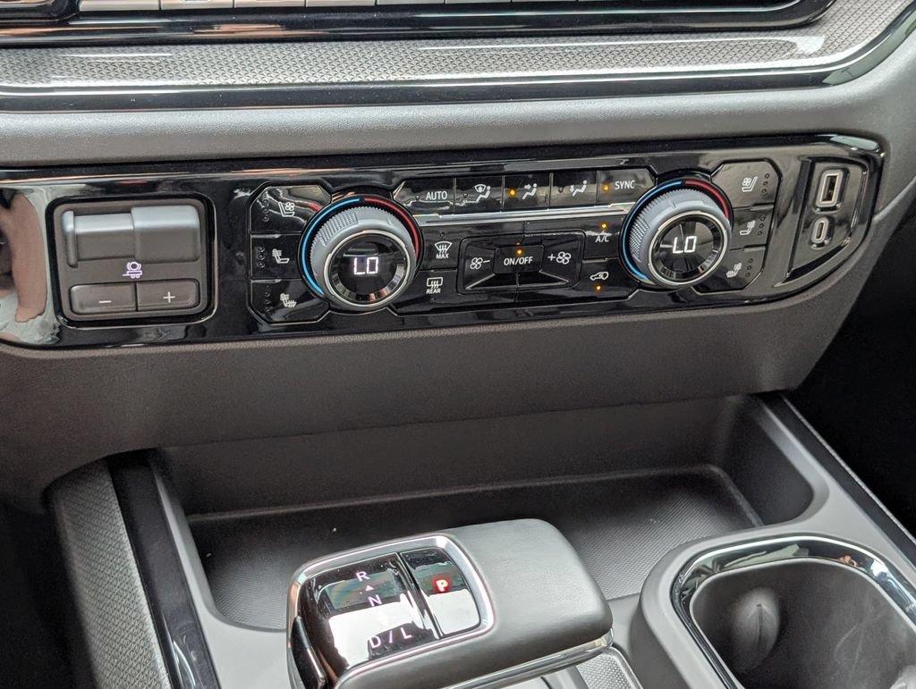 2025 Chevrolet Silverado 1500 ZR2 - Photo 11
