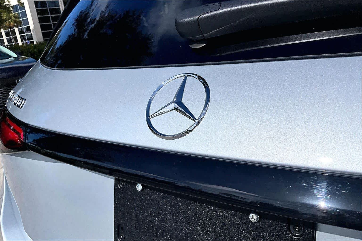 Used 2025 Cirrus Silver Metallic Mercedes-Benz GLC 300 image 31