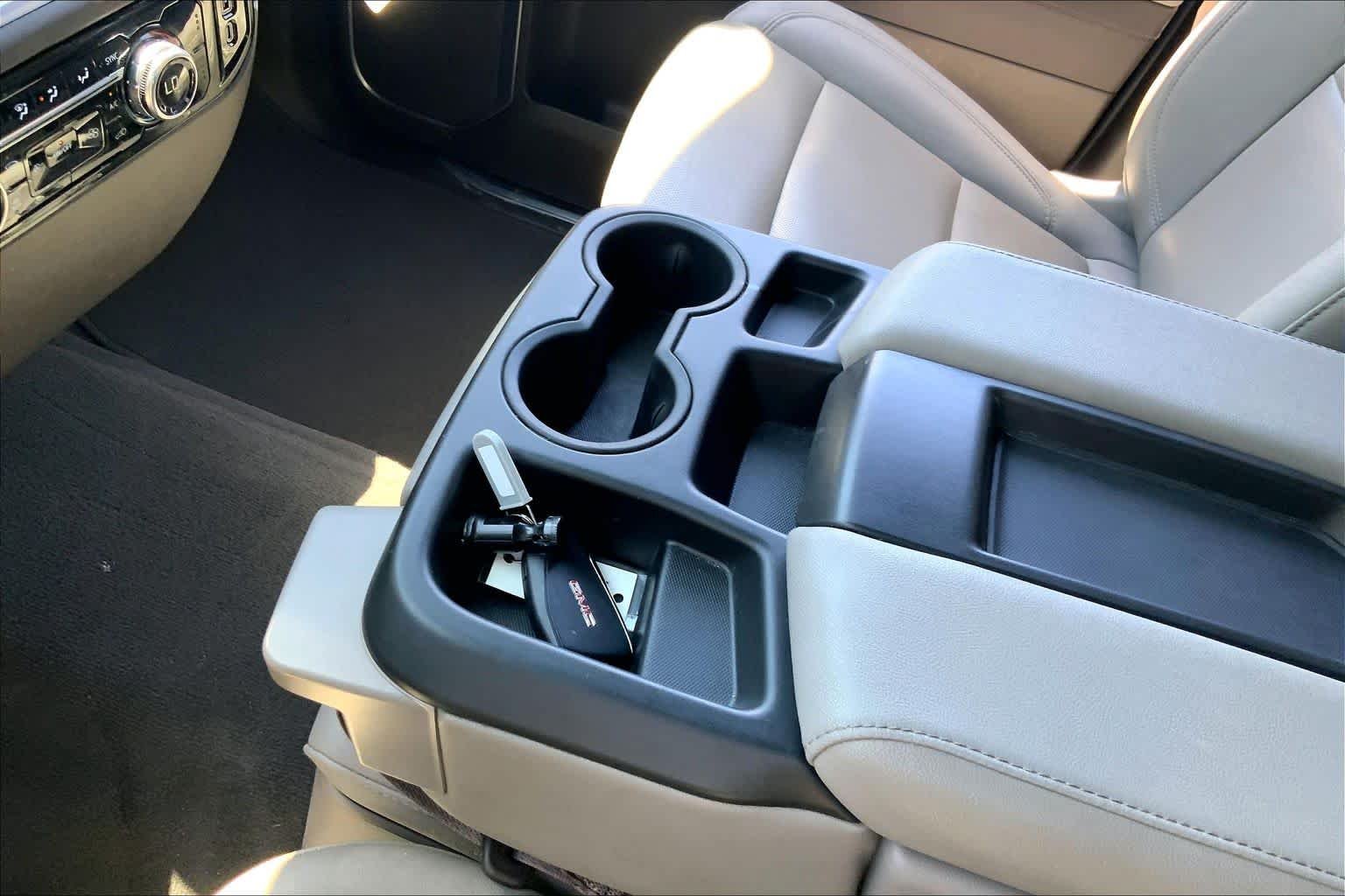 Used 2025 Summit White GMC SLT image 16