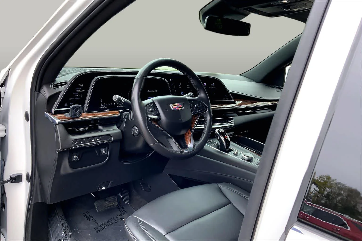 Used 2023 Crystal White Tricoat Cadillac 4WD Luxury image 17