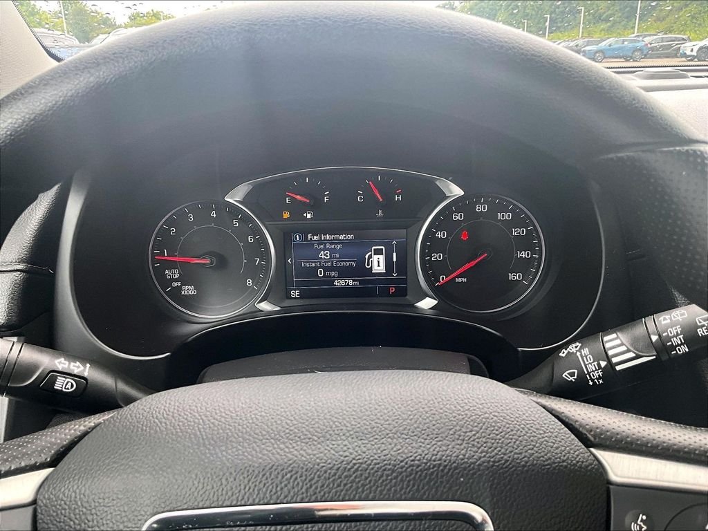 Used 2024 White GMC SLE image 24