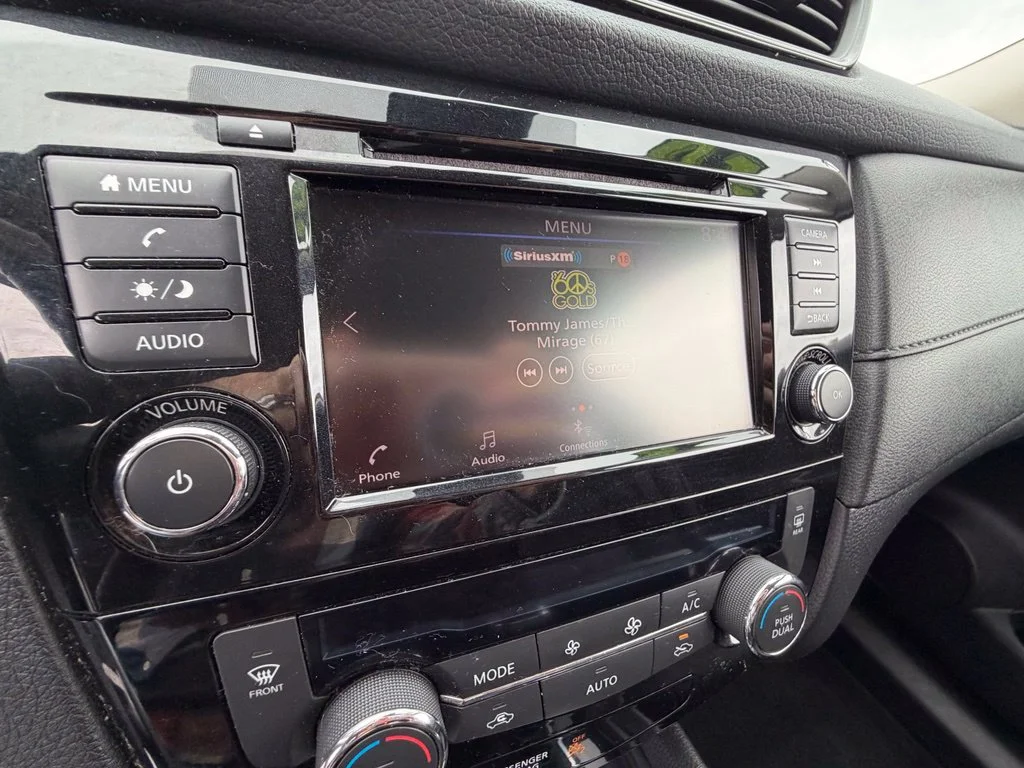 Used 2020 Gray Nissan SV image 19