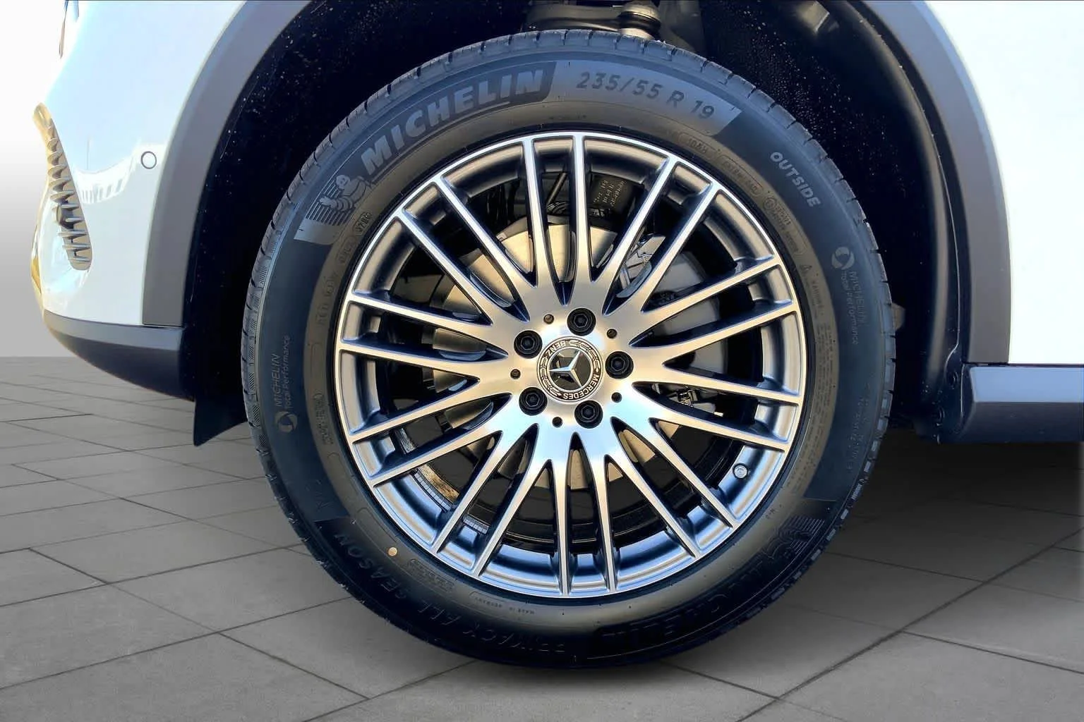 New 2026 Polar White Mercedes-Benz GLC 300 image 11