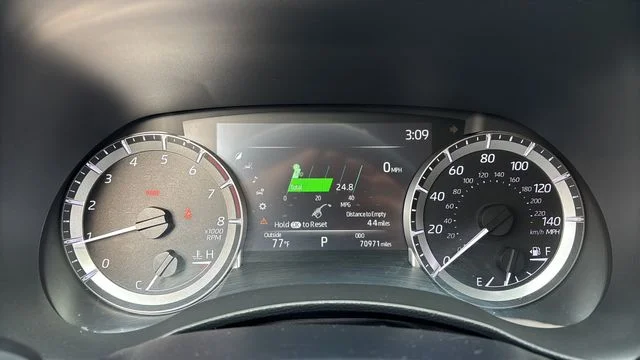 Used 2023  Toyota XLE image 12