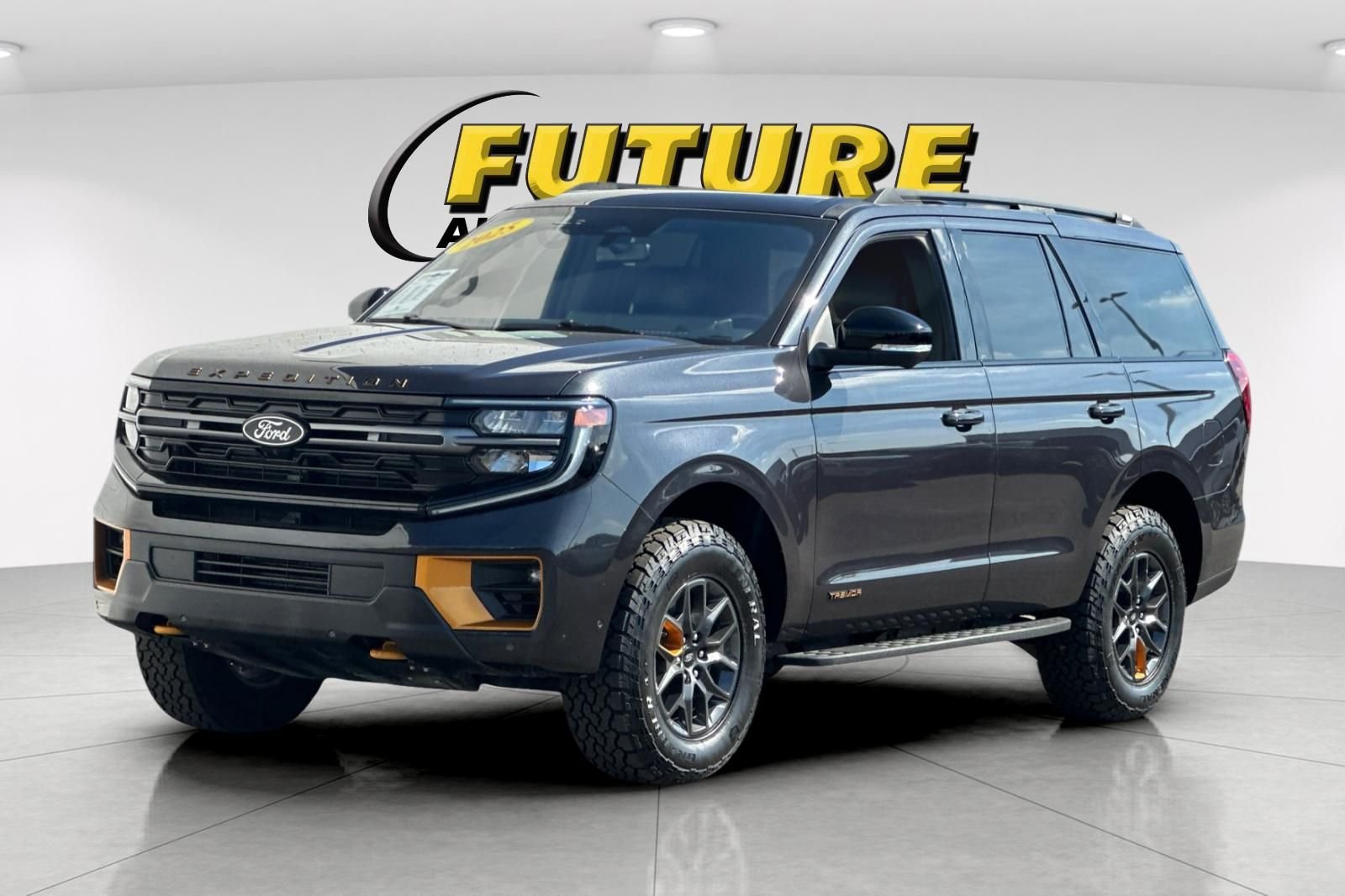 Used 2025 Gray Ford Tremor image 8