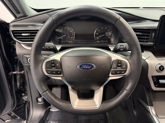 Used 2023 Black Ford XLT image 19