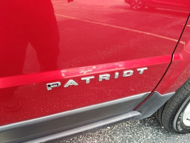 Used 2014 Red Jeep Latitude image 22