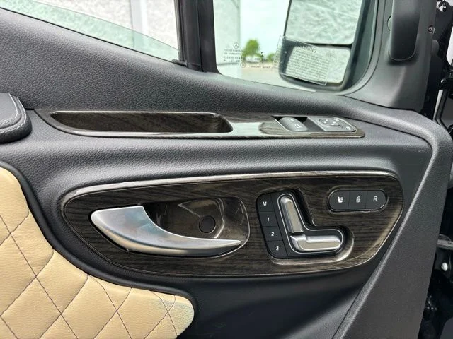 Used 2021 Black Mercedes-Benz Midwest Automotive Luxe Cruiser image 21