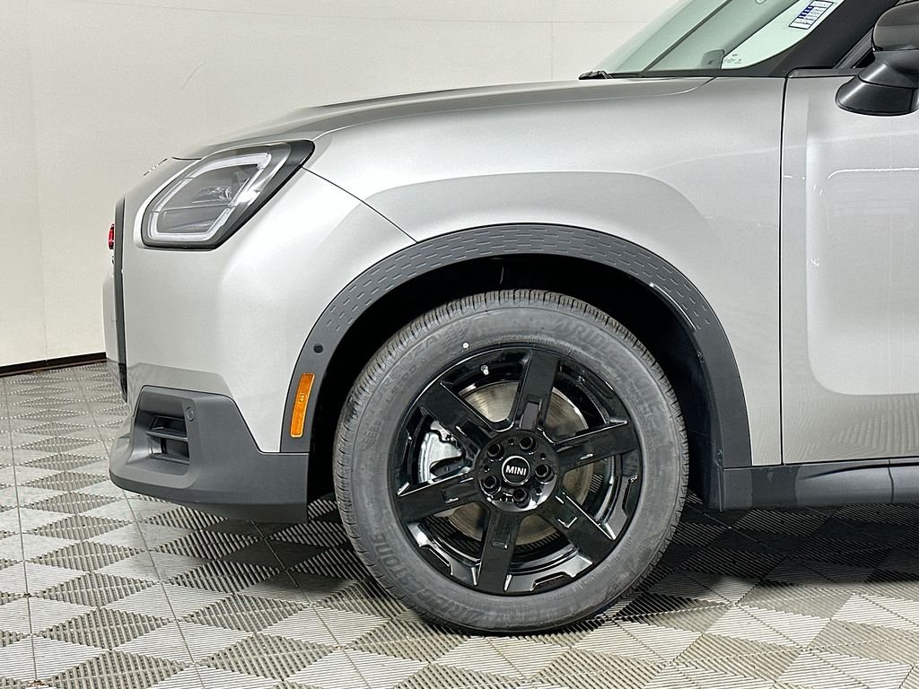 New 2027 Silver MINI Signature Plus image 9