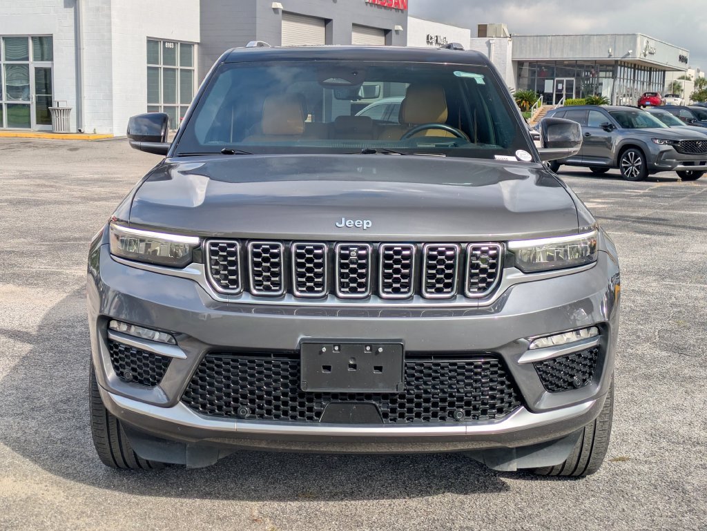 Used 2022 Gray Jeep Summit image 8