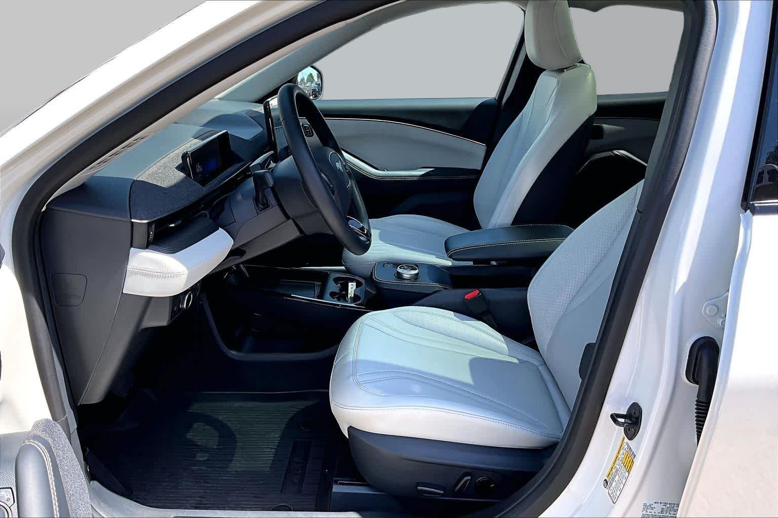Used 2024 Star White Metallic Tri-Coat Ford Premium image 7