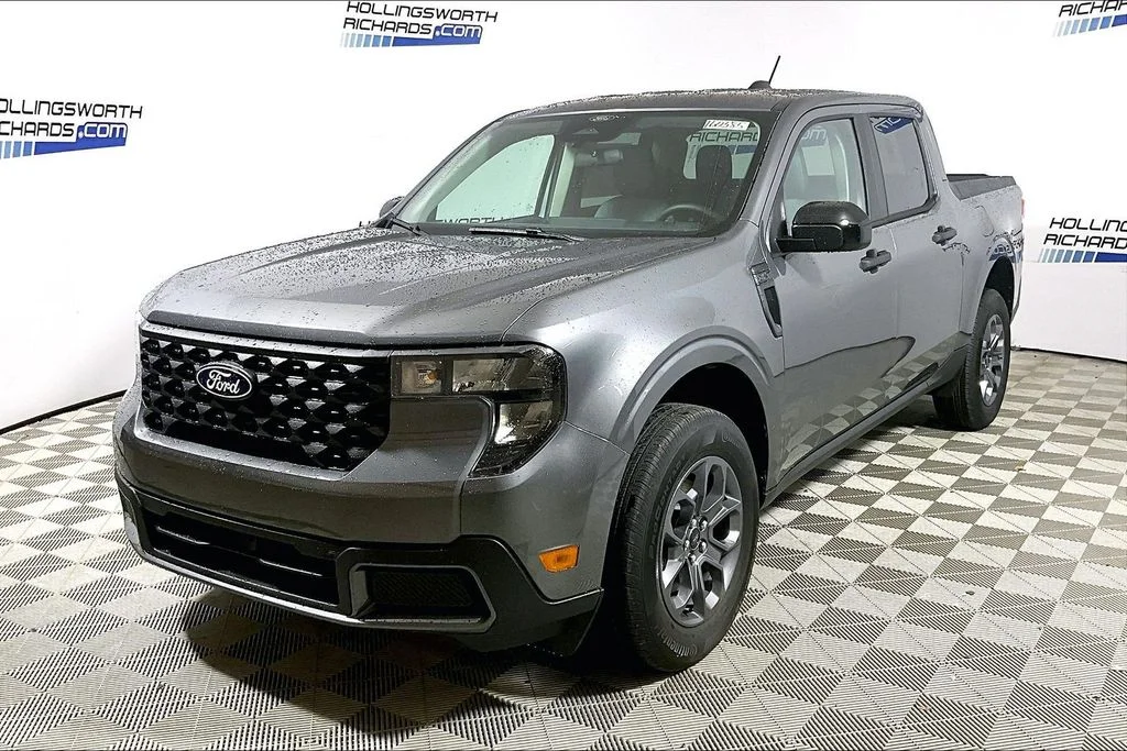 New 2026 Carbonized Gray Metallic Ford XLT image 1
