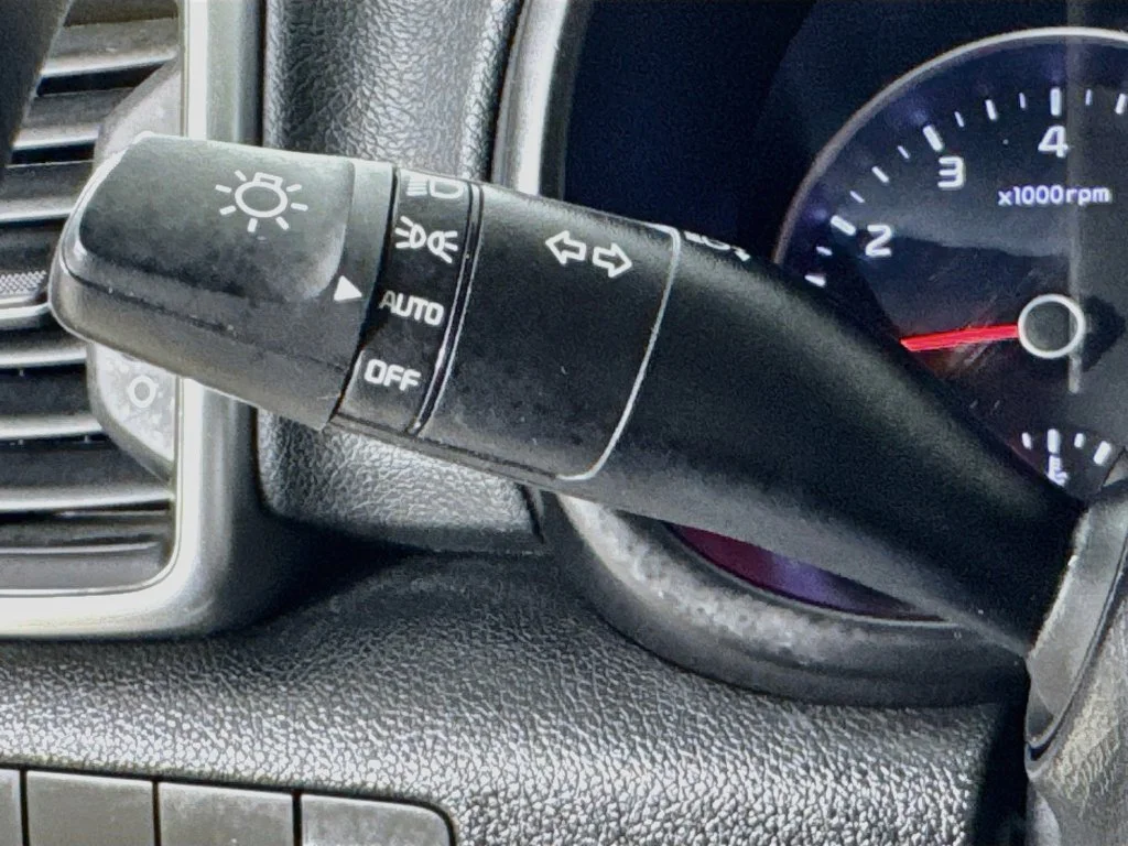 Used 2022 White Kia LX image 13
