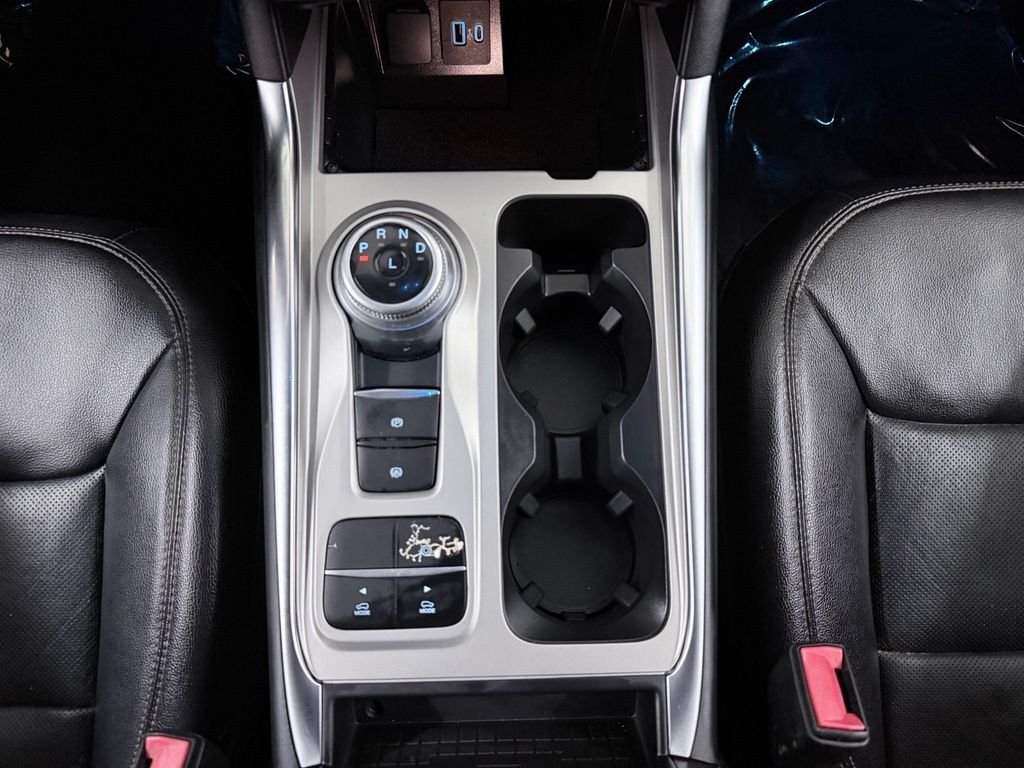 Used 2022 Black Ford Limited image 27