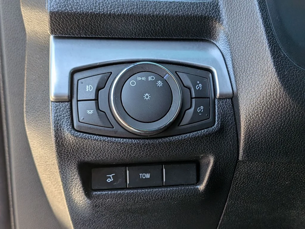Used 2018 Silver Ford Limited image 14